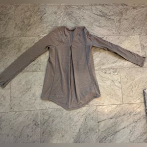 Lululemon long sleeved shirt with thumb holes with pleated back